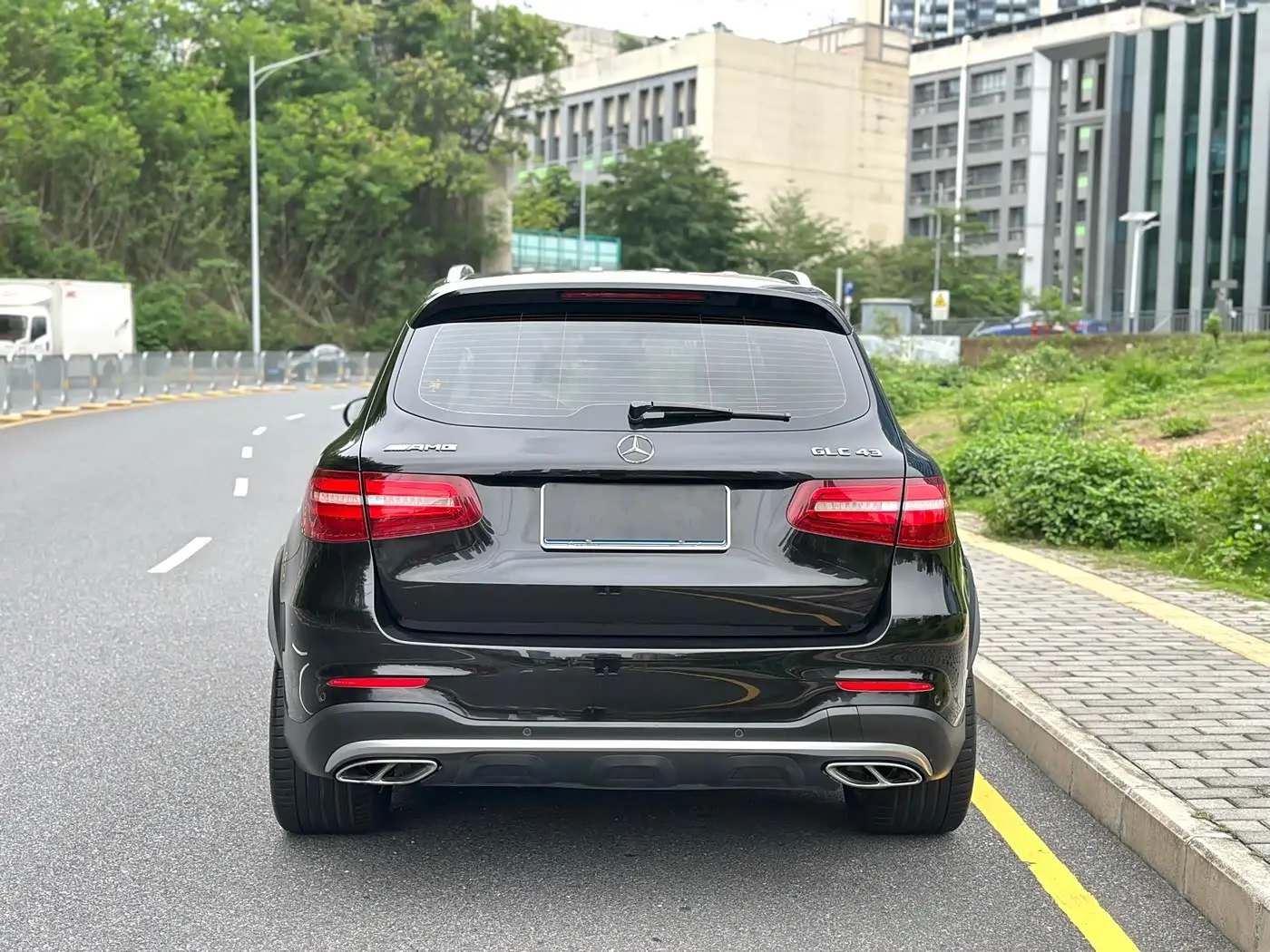 Mercedes-Benz GLC AMG 2018 — Photo 8/19