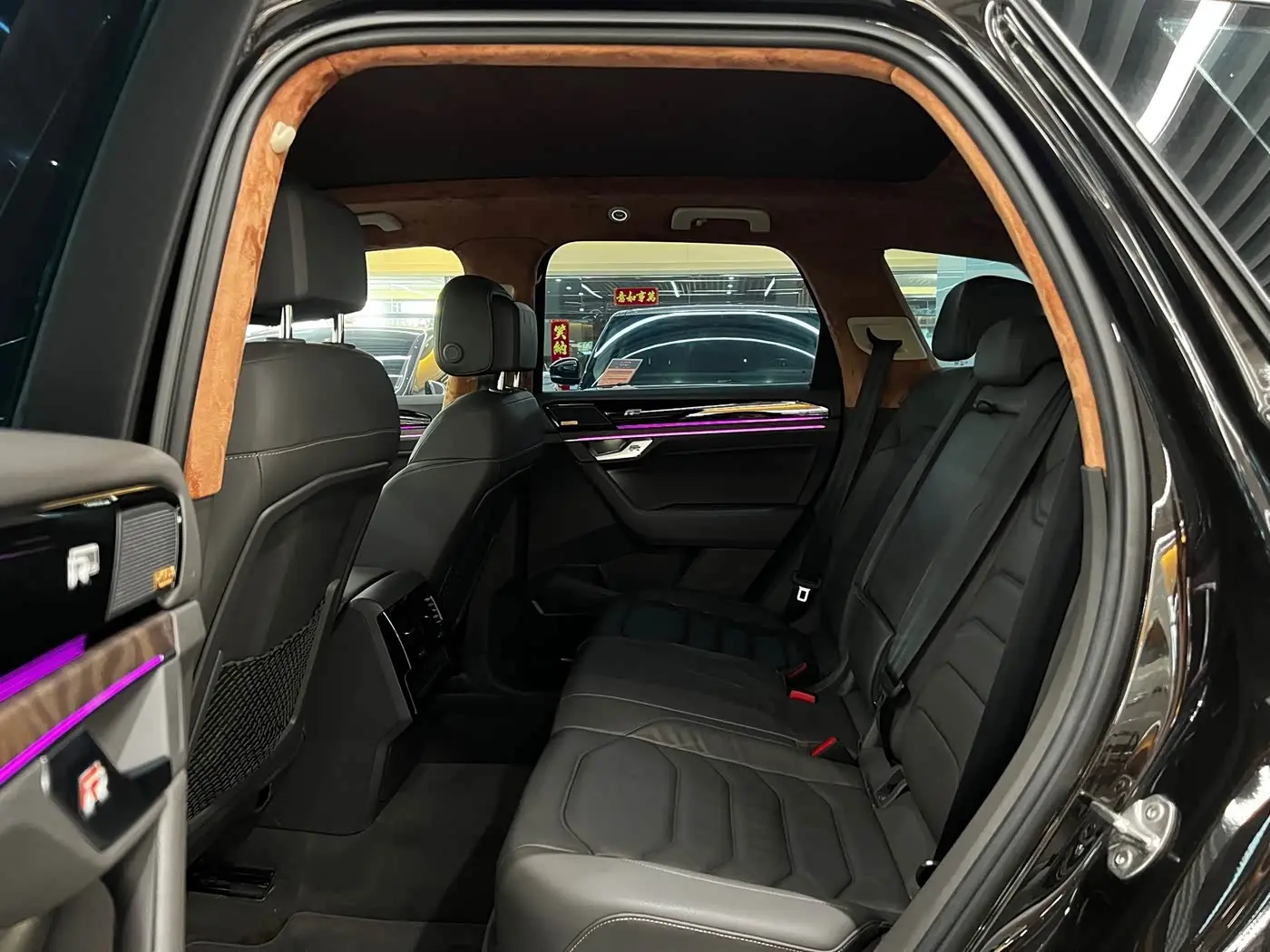 Volkswagen Touareg 2019 — Photo 10/17