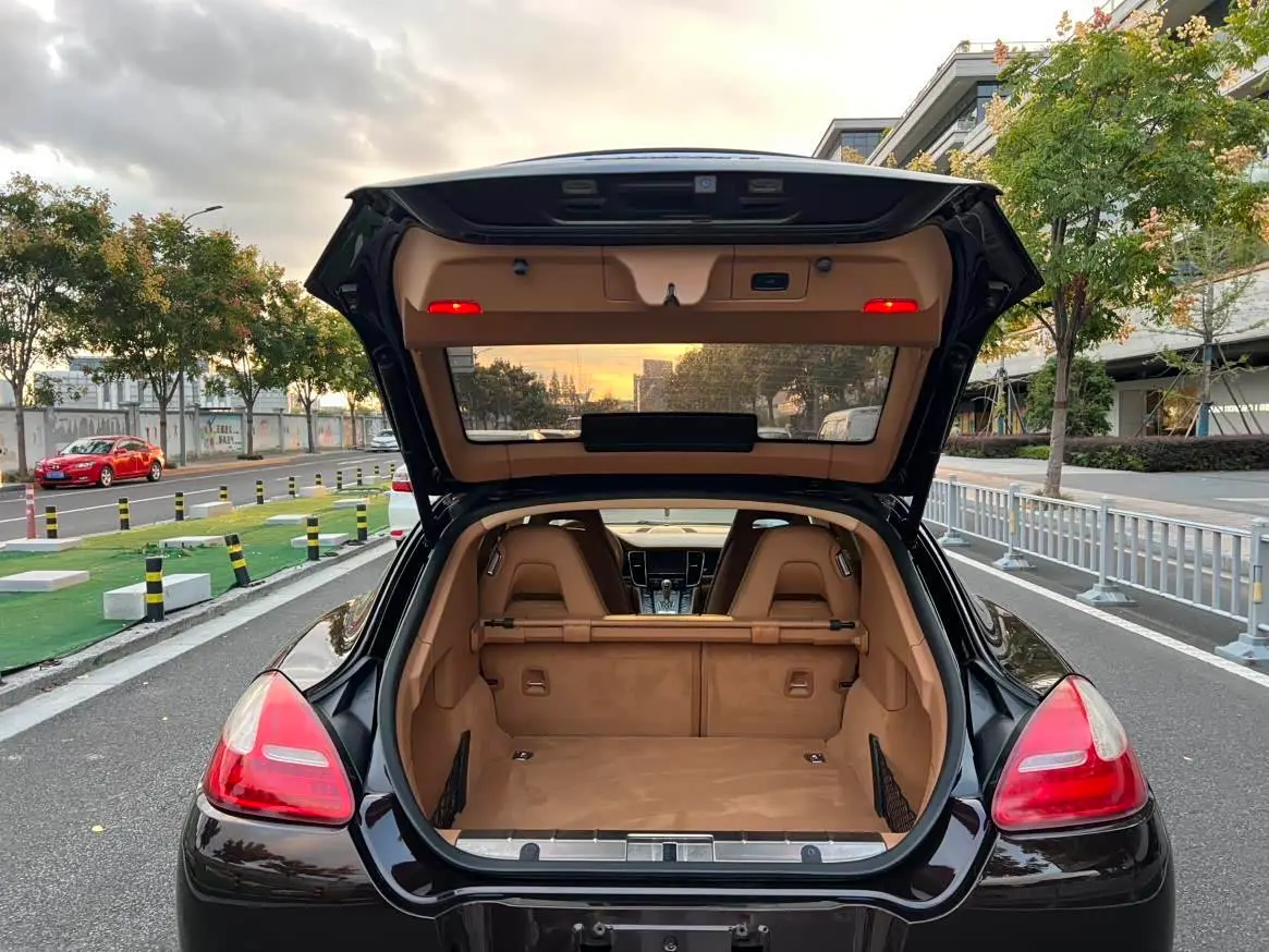 Porsche Panamera 2012 — Photo 18/18