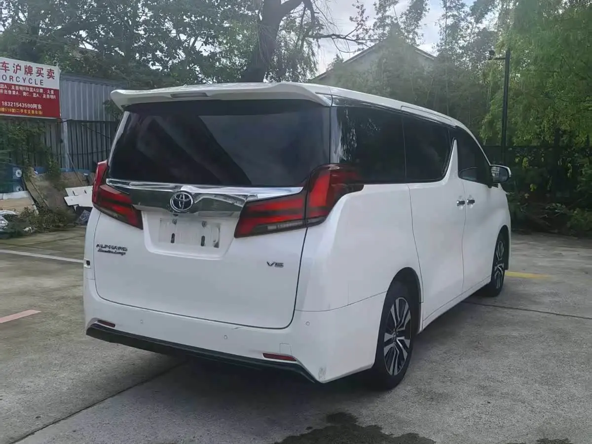 Toyota Alphard 2019 — Фото 6/8