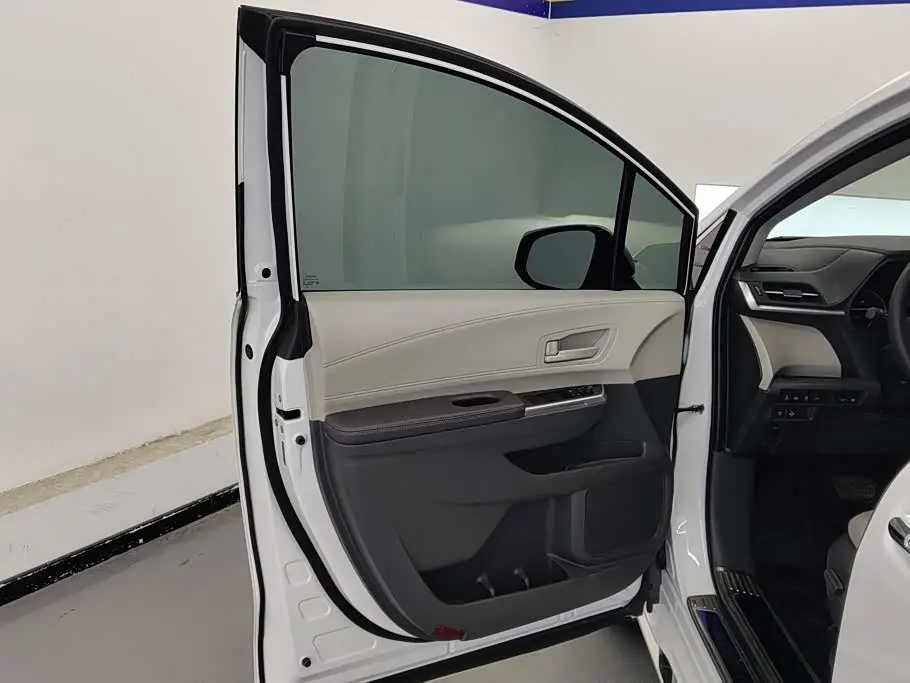 Toyota Sienna 2024 — Şəkil 7/16