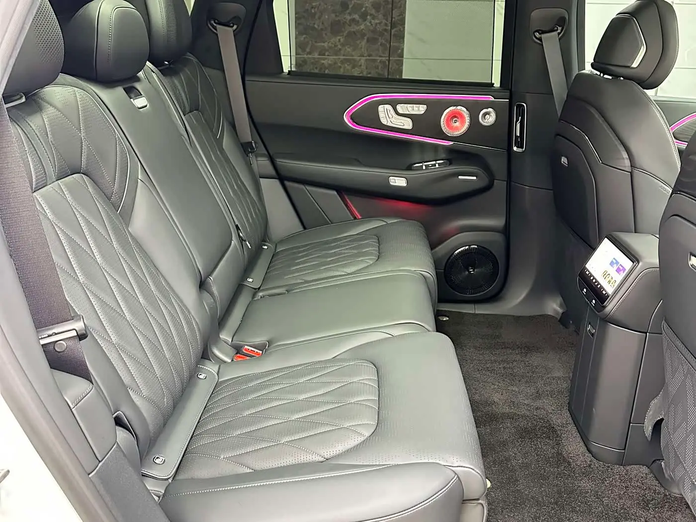 ZEEKR 8X 2026 — Photo 14/20