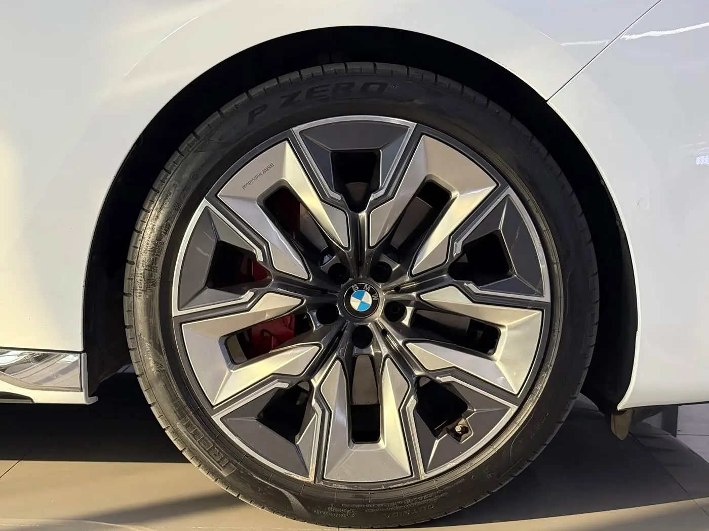 BMW 7 Series 2023 — Фото 18/18