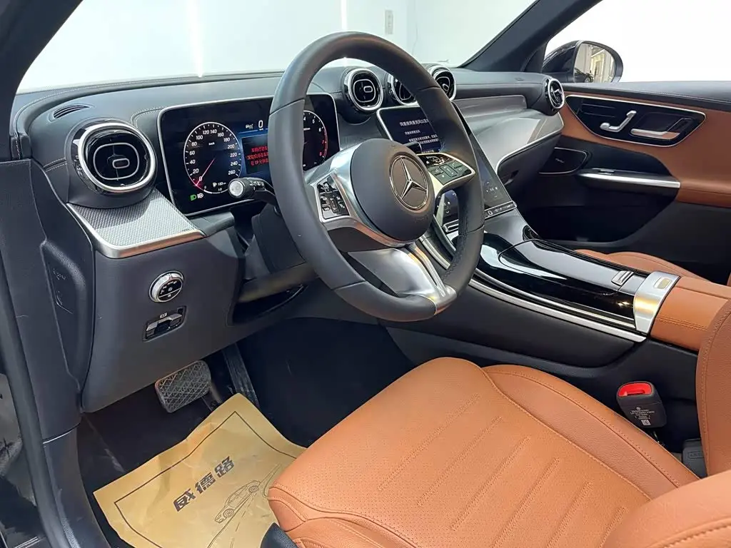 Mercedes-Benz GLC 2024 — Photo 13/20