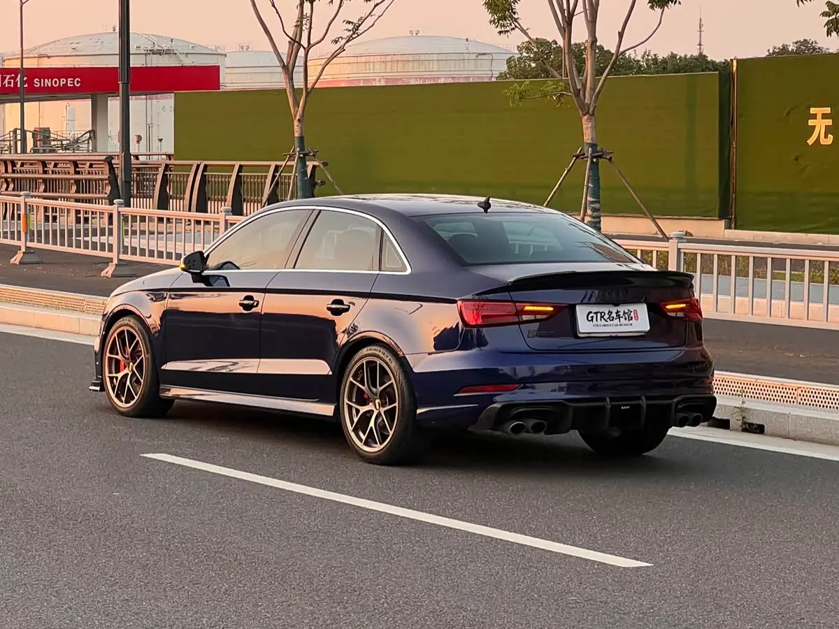 Audi S3 2019 — Фото 3/9