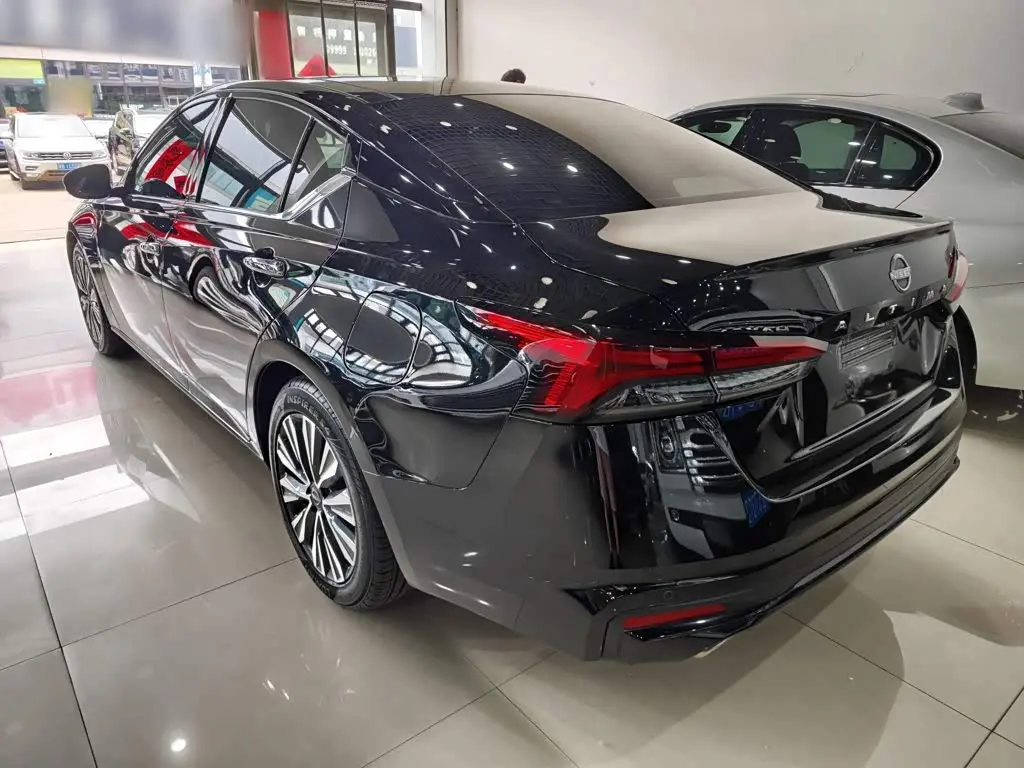Nissan Teana 2024 — Фото 10/18