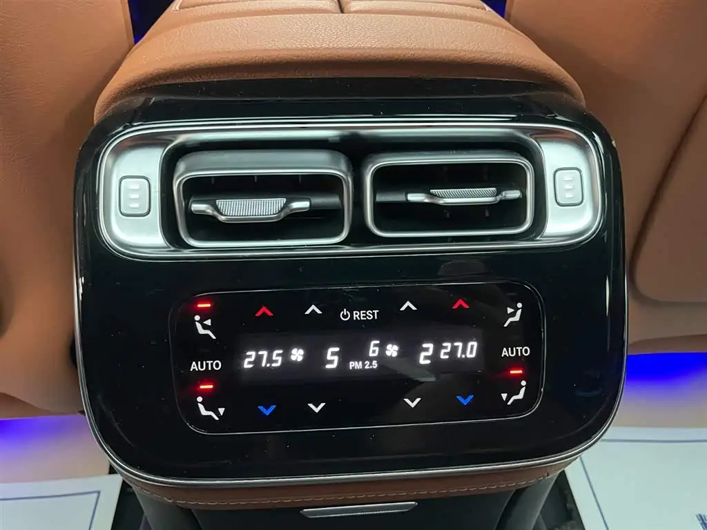 Mercedes-Benz S-Class 2023 — Photo 15/20