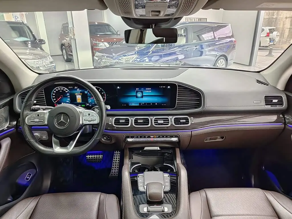 Mercedes-Benz GLS 2022 — Photo 10/11