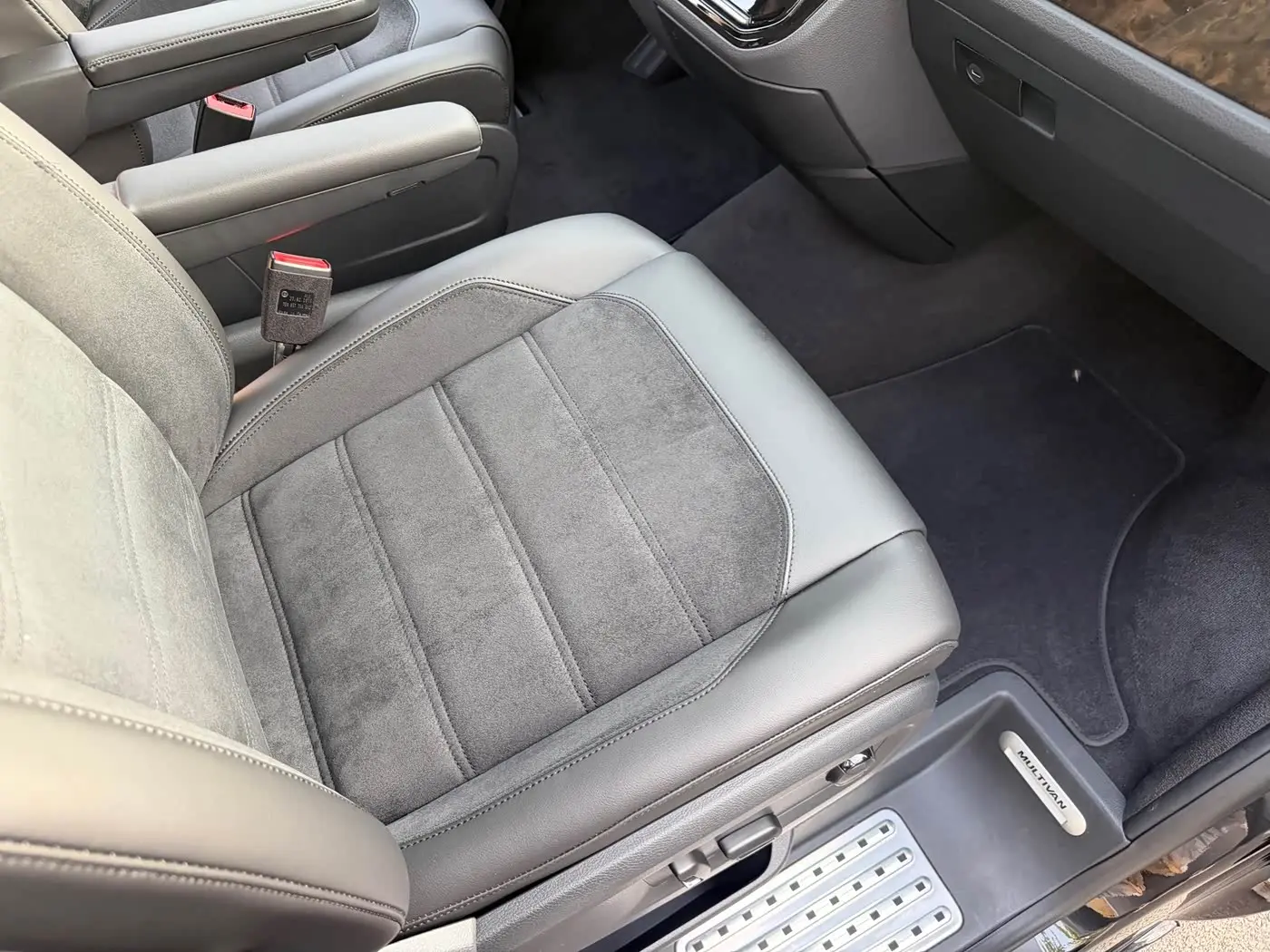 Volkswagen Multivan 2019 — Фото 14/20