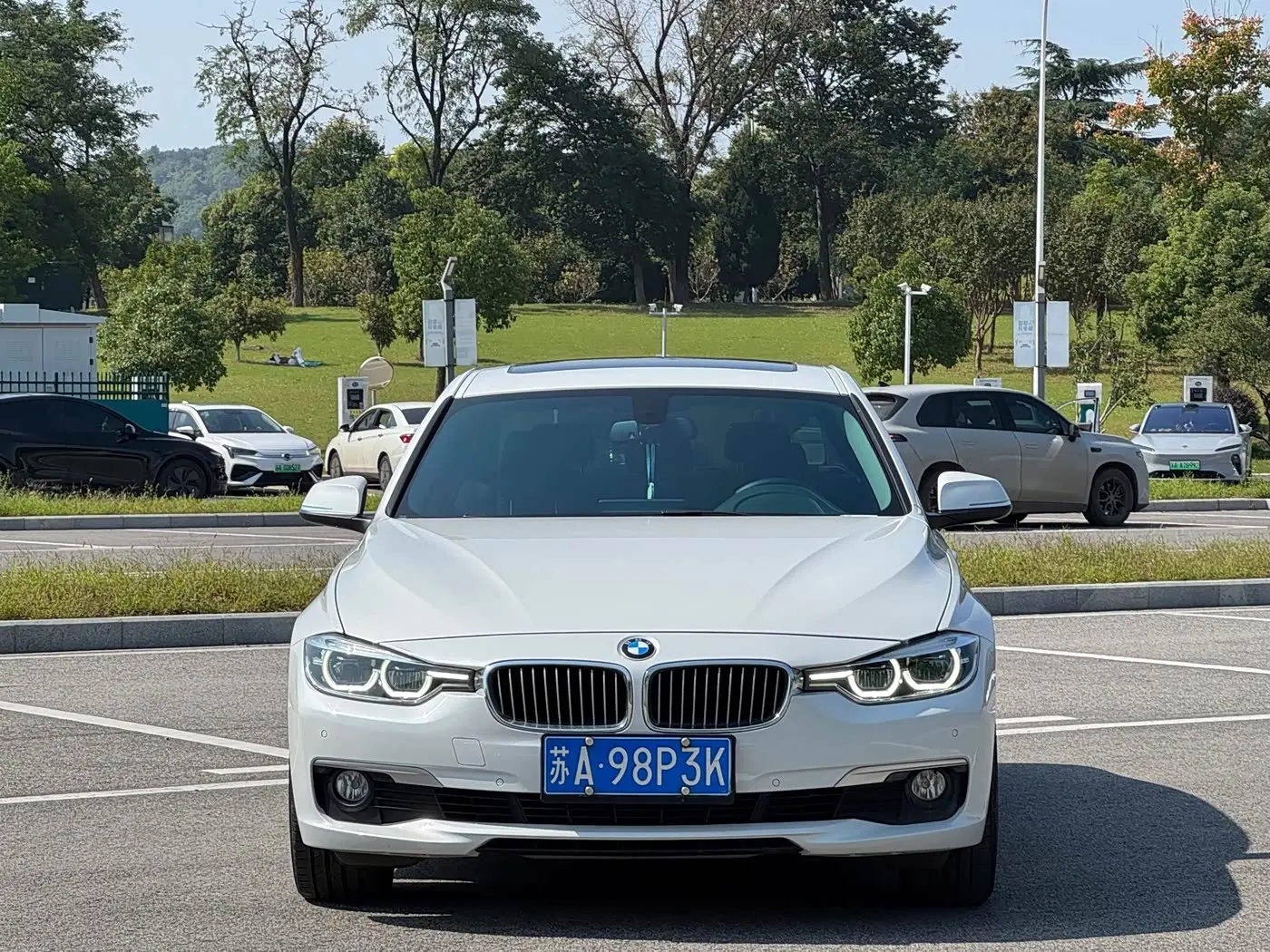 BMW 3 Series 2018 — Фото 2/18