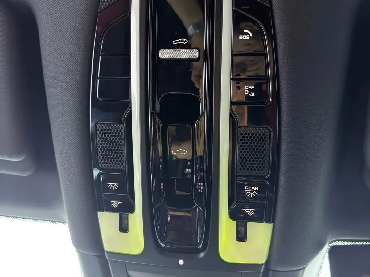 Porsche Cayenne 2019 — Photo 15/20