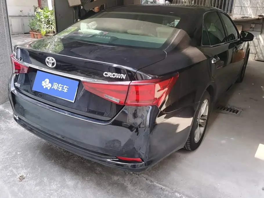 Toyota Crown 2015 — Şəkil 3/16