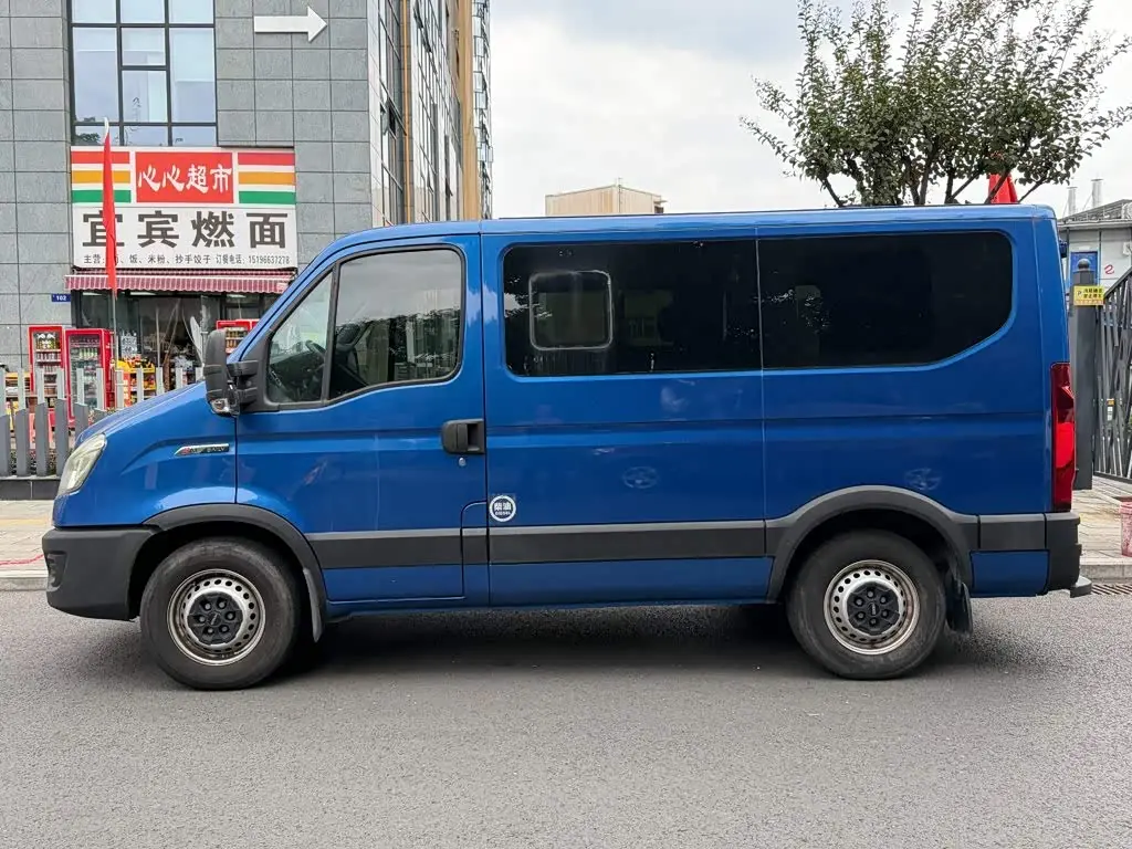 Iveco Daily 2021 — Фото 3/12
