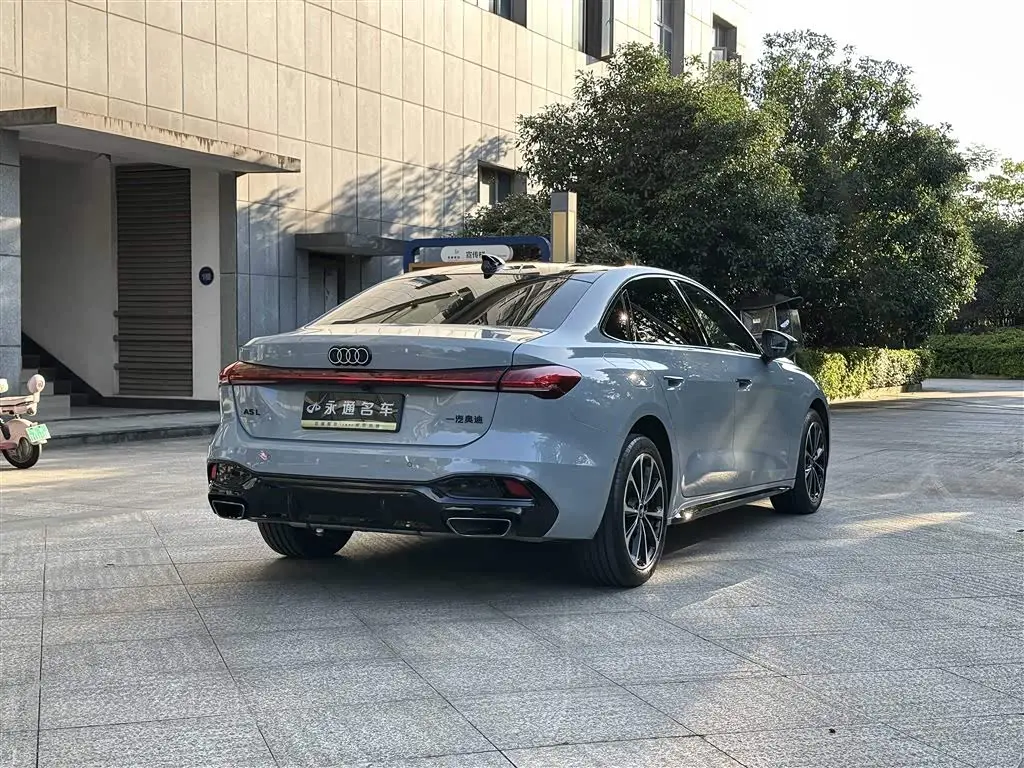 Audi A5L 2025 — Photo 13/14