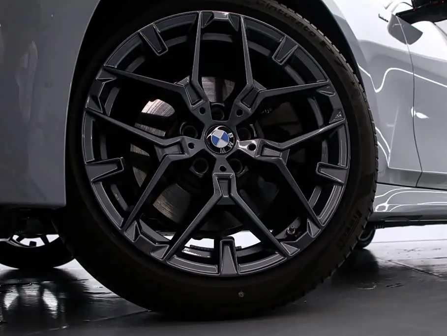 BMW 3 Series 2025 — ფოტო 18/19