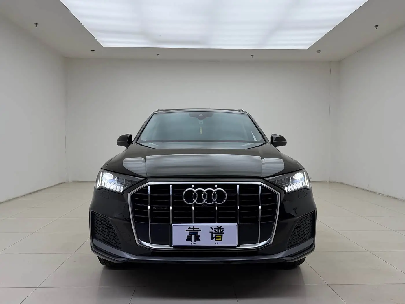 Audi Q7 2020 — Photo 2/20