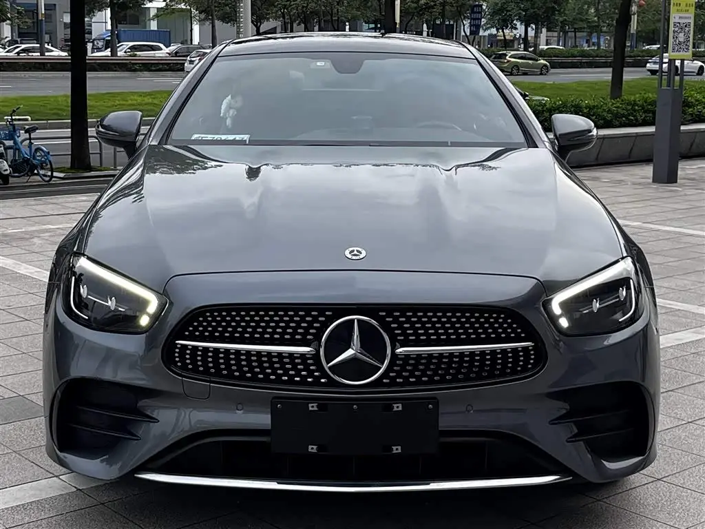Mercedes-Benz E-Class 2023 — Photo 2/19