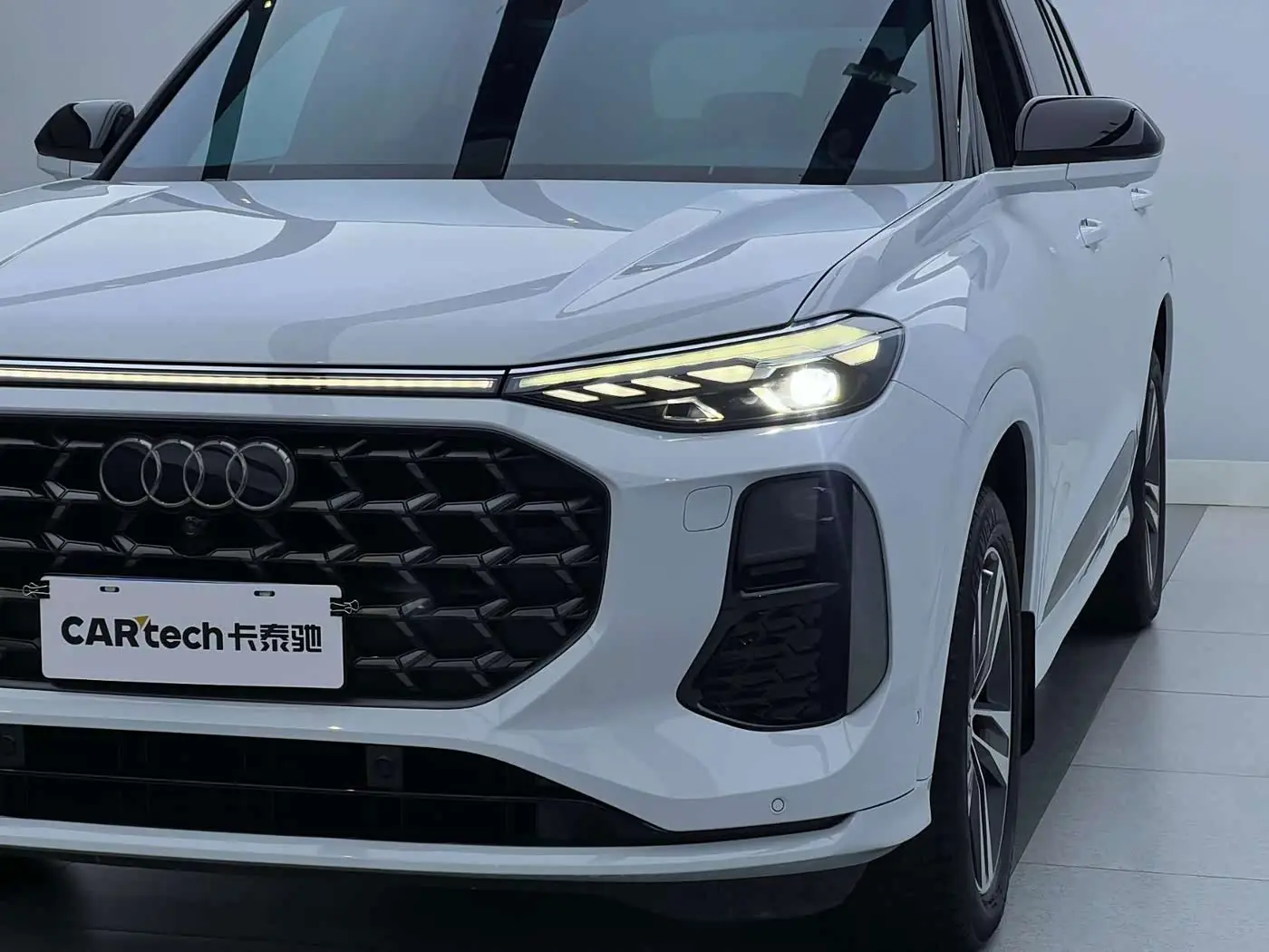 Audi Q6 2024 — Photo 5/9