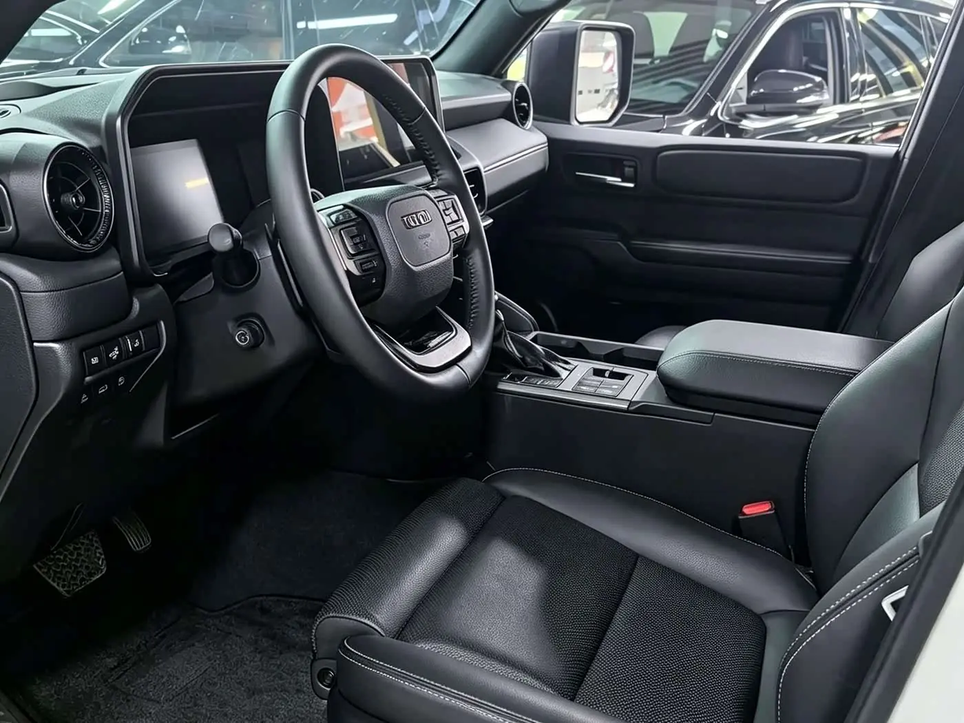 Toyota Prado 2024 — Photo 3/7