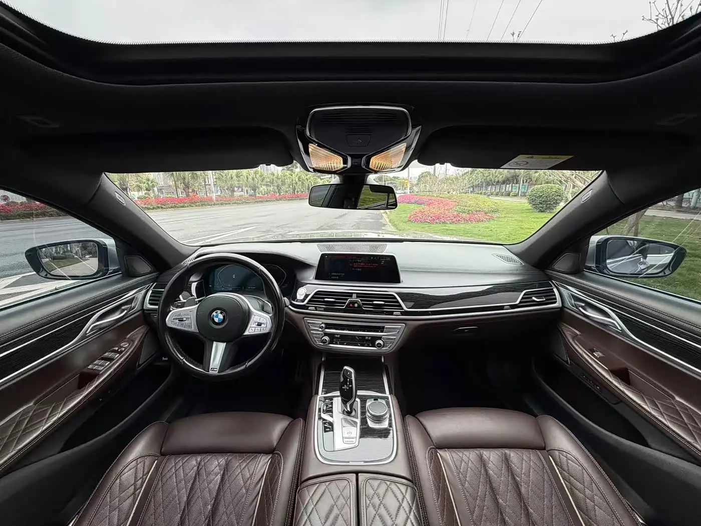 BMW 7 Series 2020 — Photo 8/11
