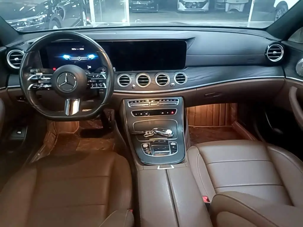Mercedes-Benz E-Class 2021 — Фото 10/20