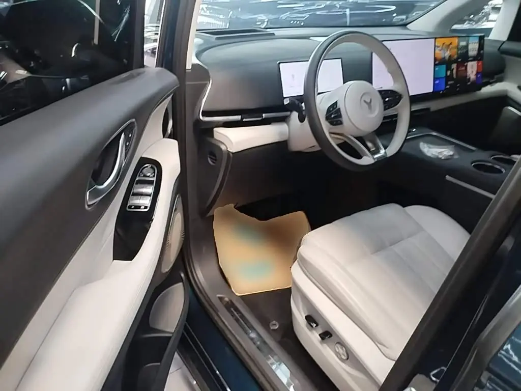 Voyah Auto Voyah Dreamer 2025 — Photo 16/20