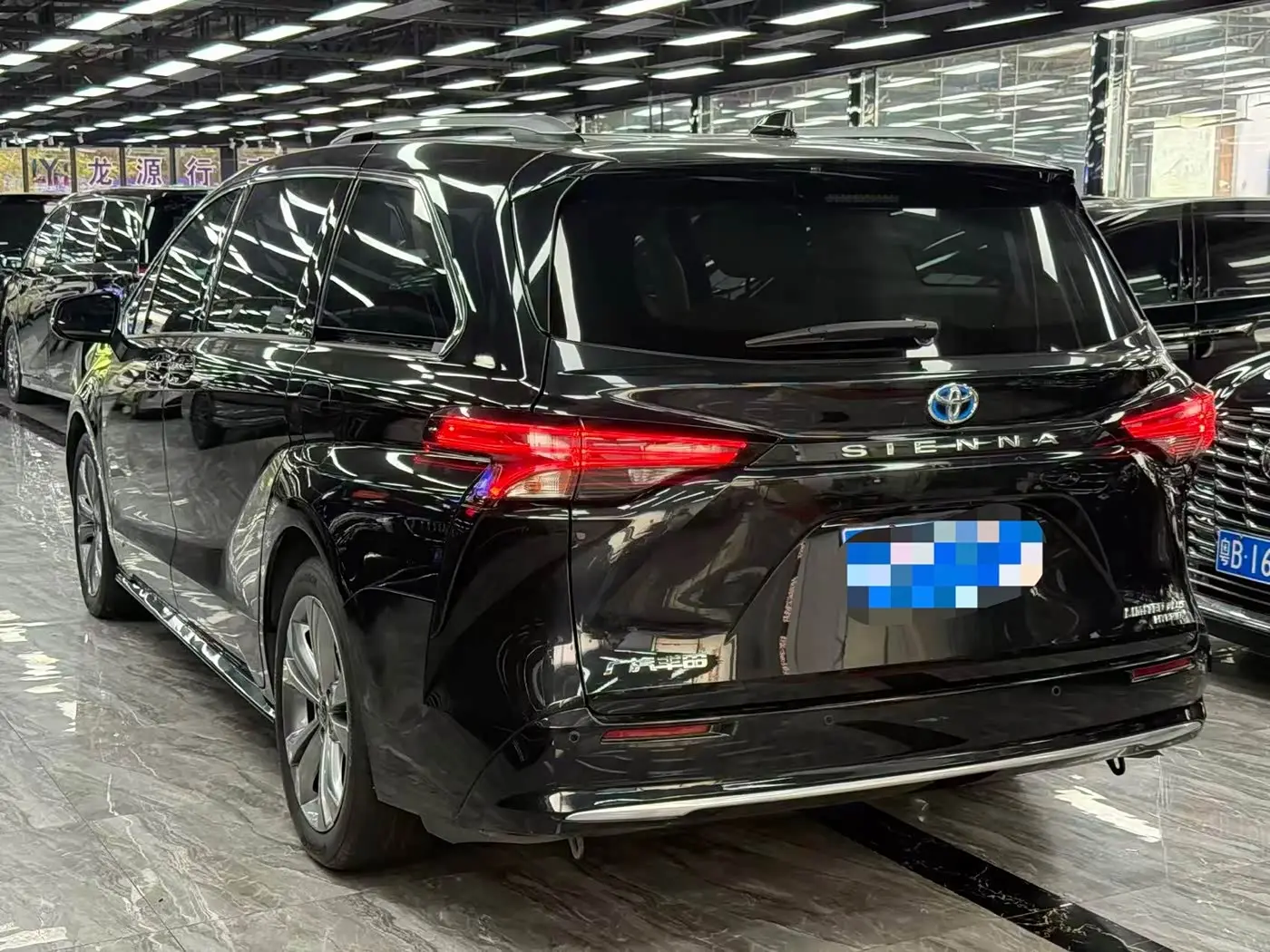 Toyota Sienna 2023 — Photo 12/12