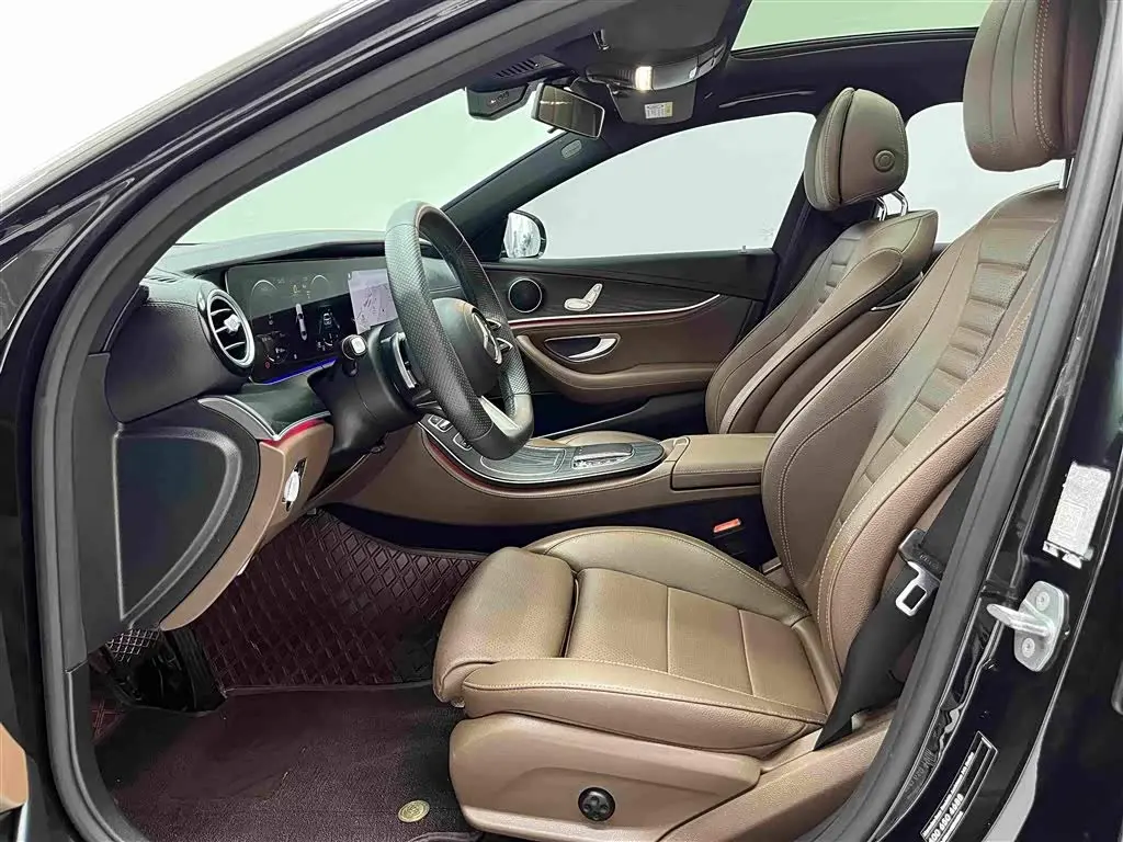 Mercedes-Benz E-Class 2023 — Фото 4/19