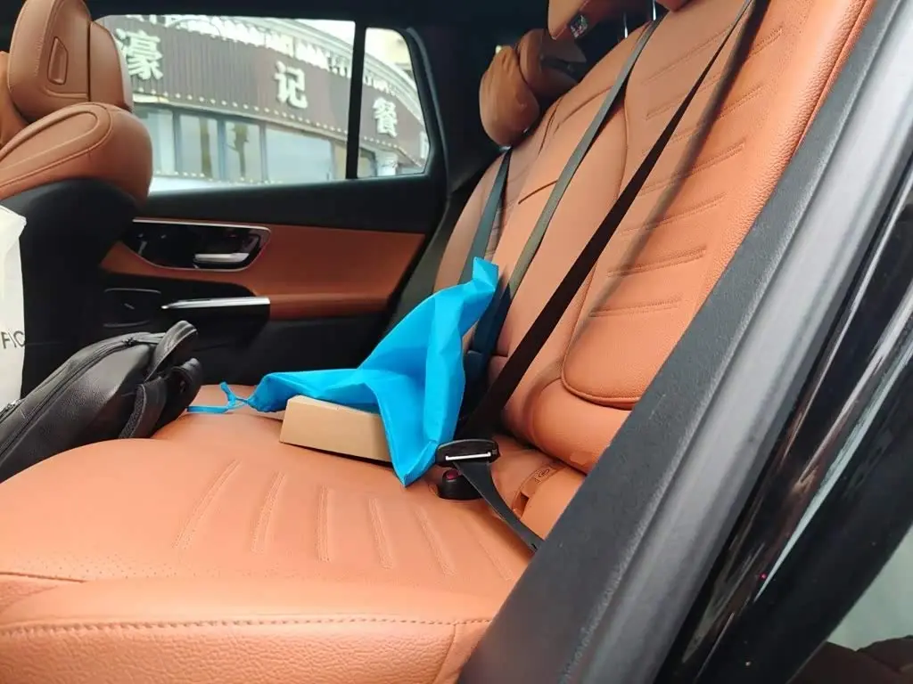 Mercedes-Benz GLC 2023 — Photo 14/20