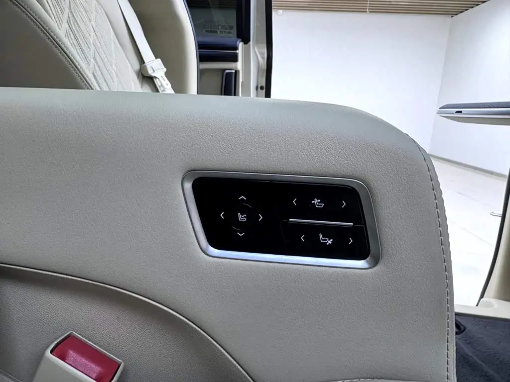 Buick GL8 2022 — Photo 18/20