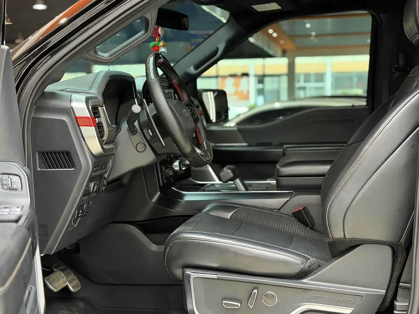 Ford F-150 Raptor 2023 — Photo 8/19