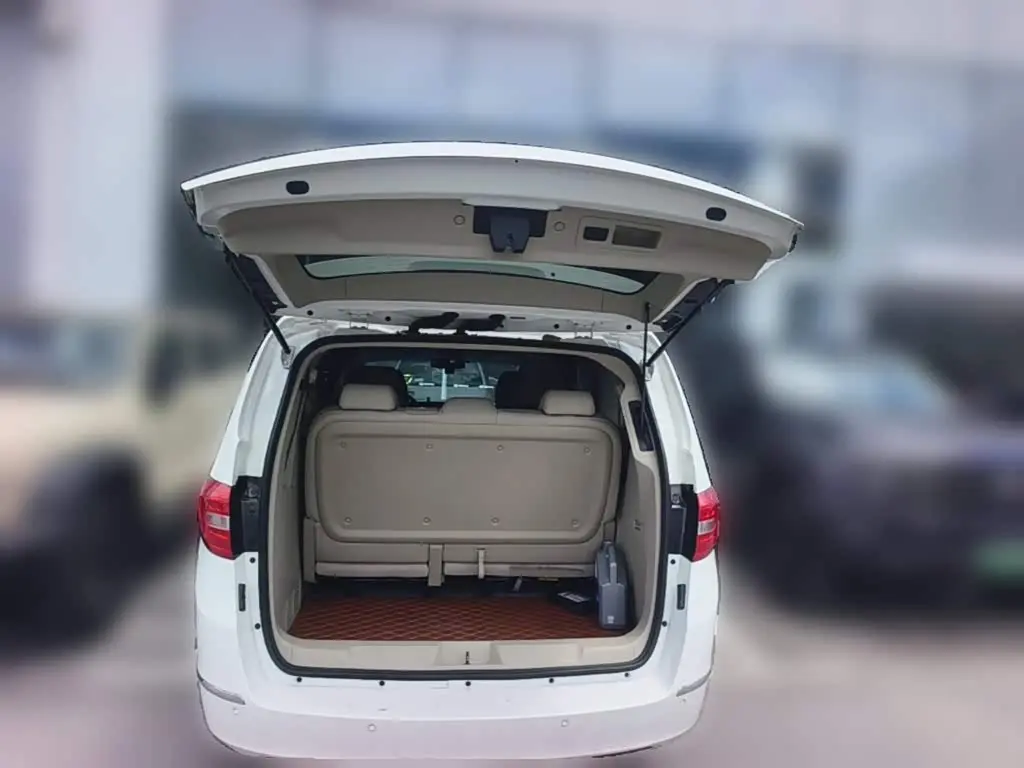 Buick GL8 2017 — Photo 10/20