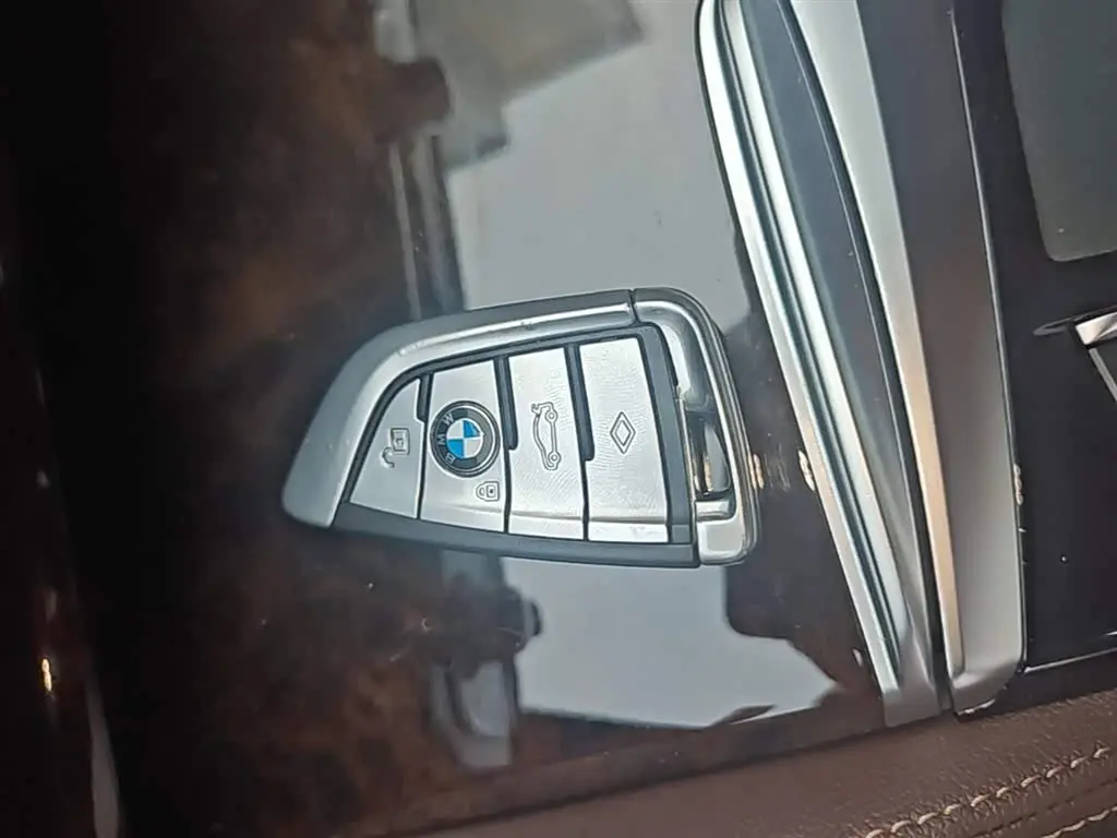 BMW 5 Series 2020 — Фото 9/20