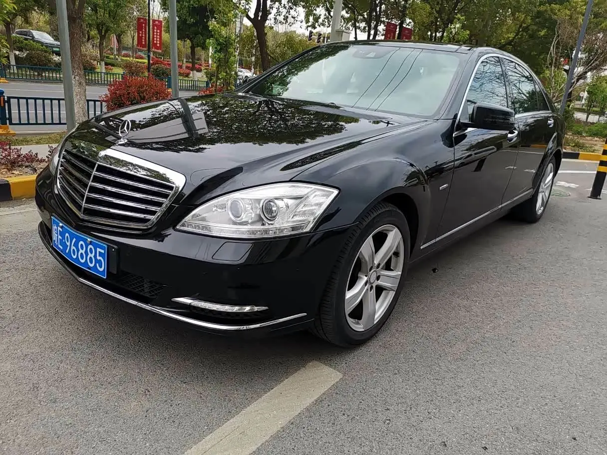 Mercedes-Benz S-Class 2013 — Photo 1/16