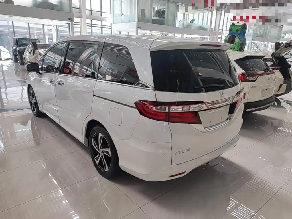 Honda Odyssey 2018 — Фото 5/20