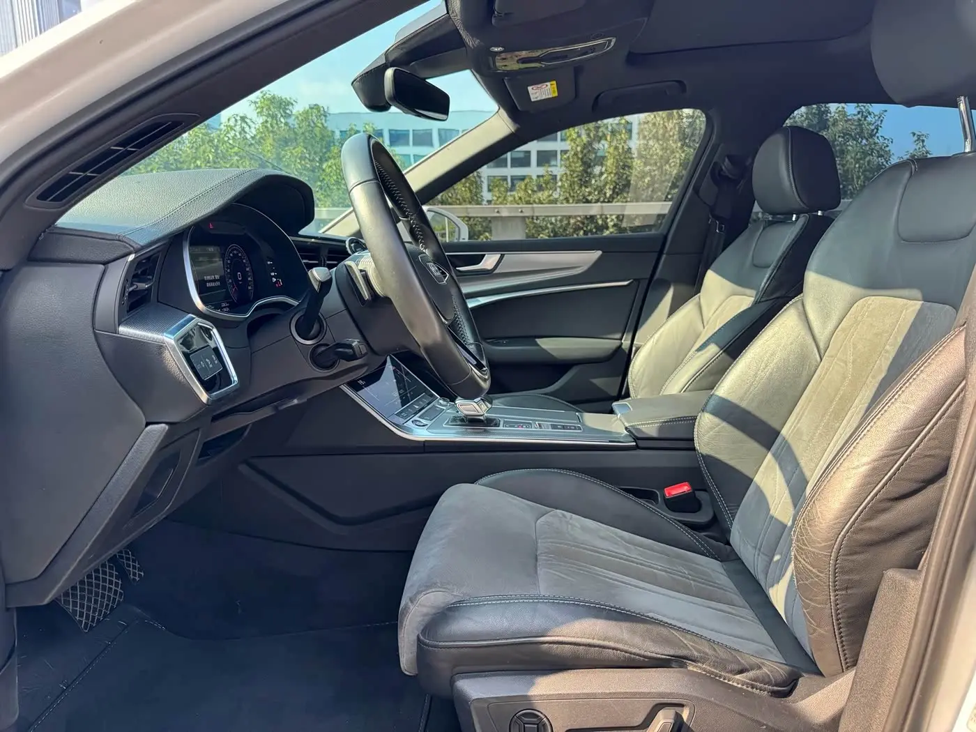 Audi A6L 2021 — Photo 8/15