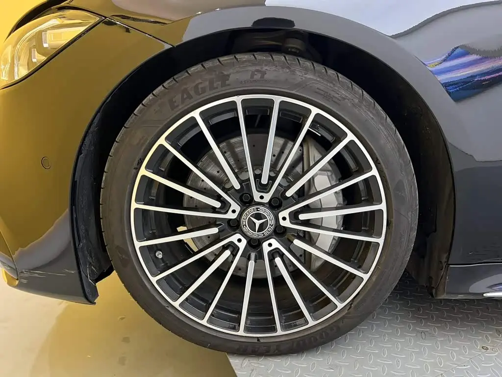 Mercedes-Benz S-Class 2024 — Photo 10/20