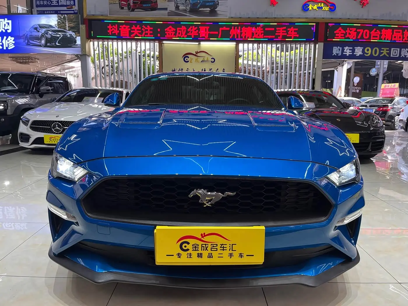 Ford Mustang 2020 — ფოტო 2/20