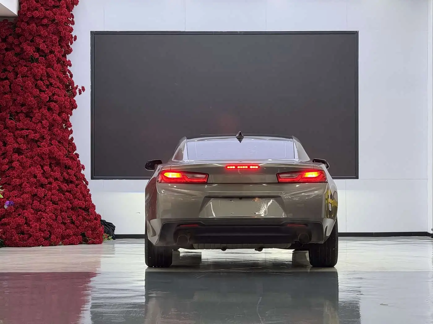 Chevrolet Camaro 2017 — Şəkil 8/10