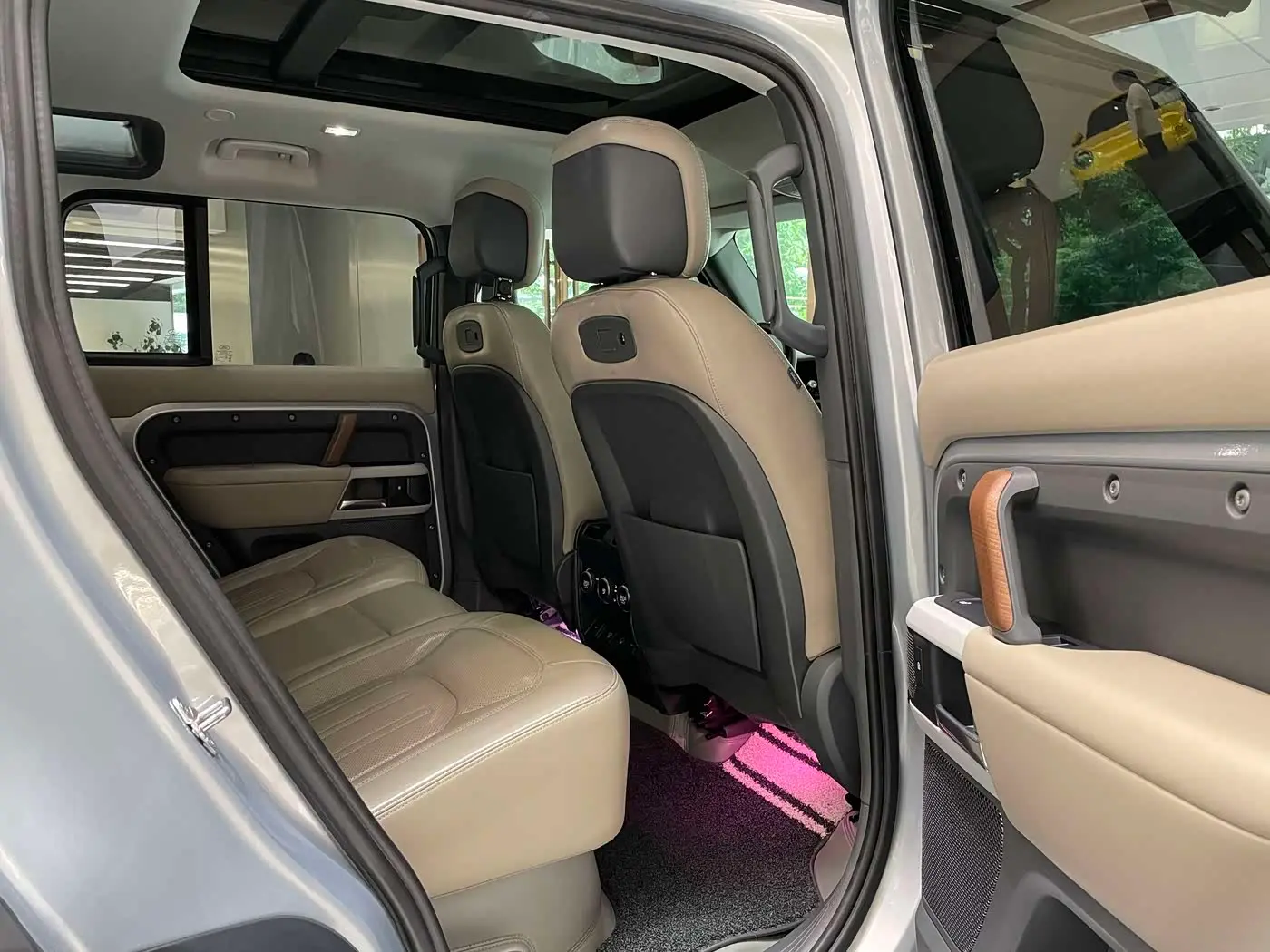 Land Rover Defender 2022 — Photo 14/20