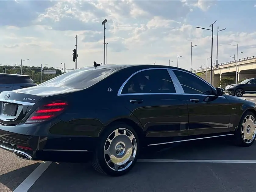Mercedes-Benz S-Class 2019 — Photo 18/19