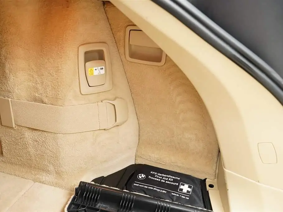 BMW 5 Series GT 2015 — Photo 18/20
