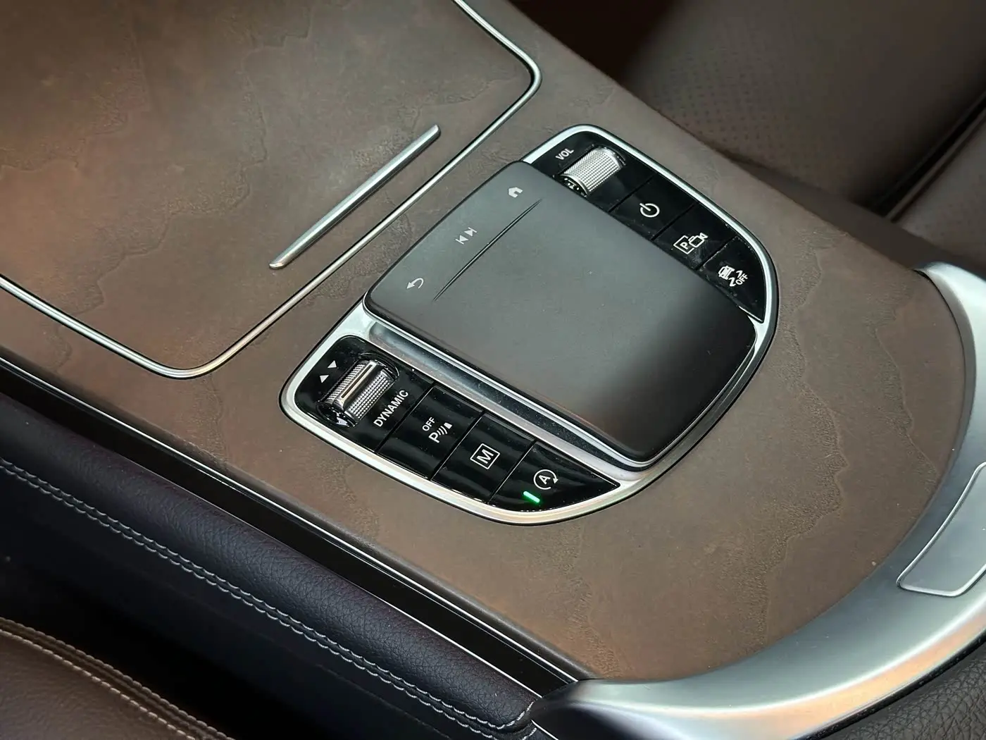 Mercedes-Benz GLC 2022 — Photo 13/20