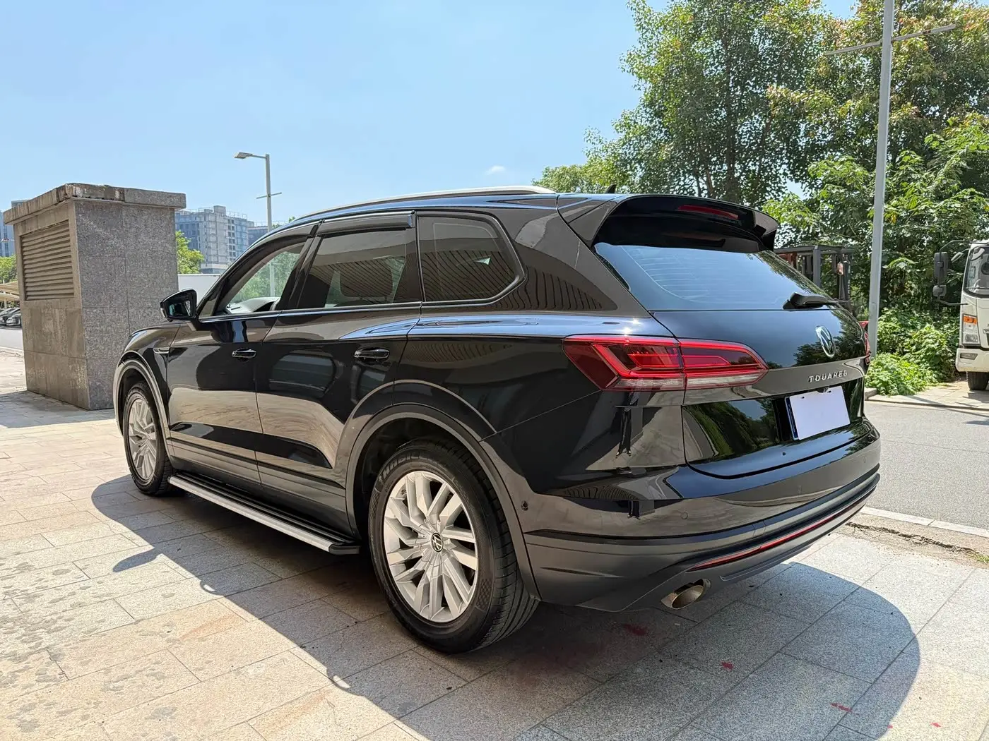 Volkswagen Touareg 2021 — ფოტო 6/19