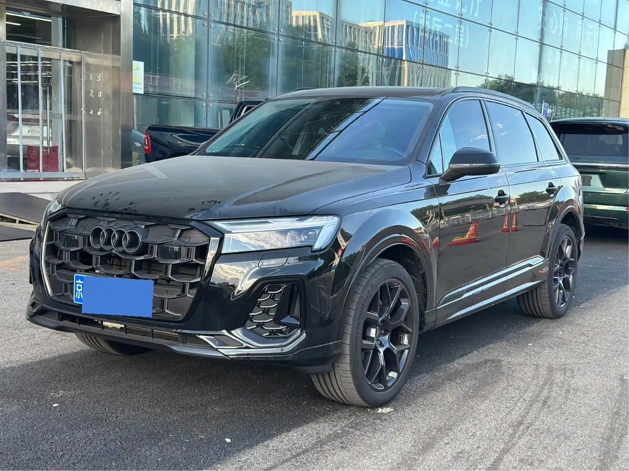 Audi Q7 2024 — Photo 1/11