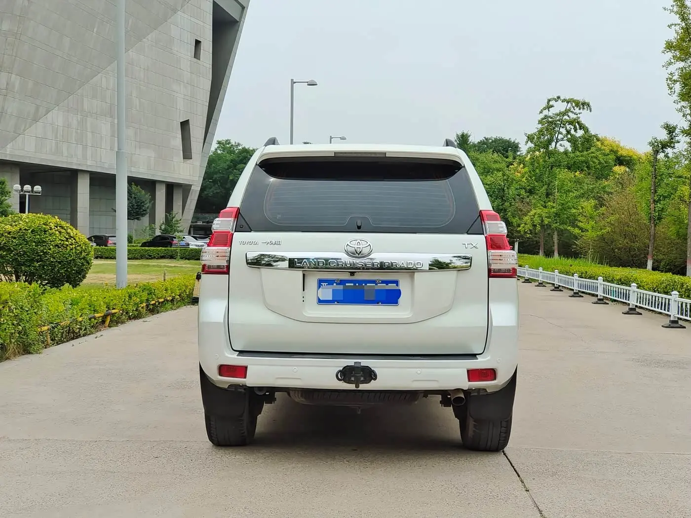 Toyota Prado 2017 — Photo 10/11