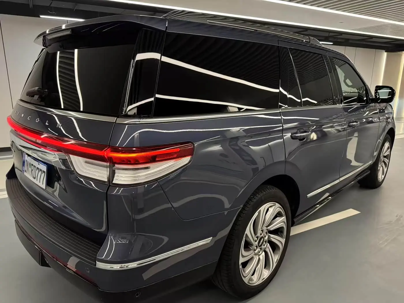 Lincoln Navigator 2023 — Şəkil 7/10