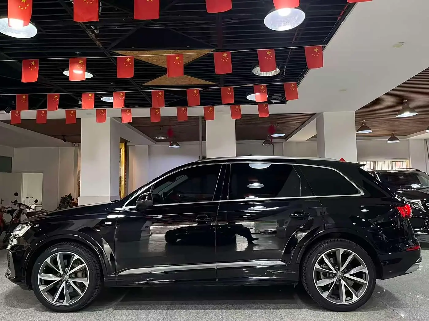 Audi Q7 2020 — Photo 18/20