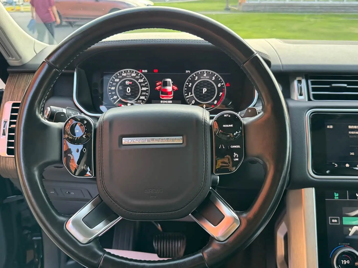 Land Rover Range Rover 2018 — ფოტო 17/20