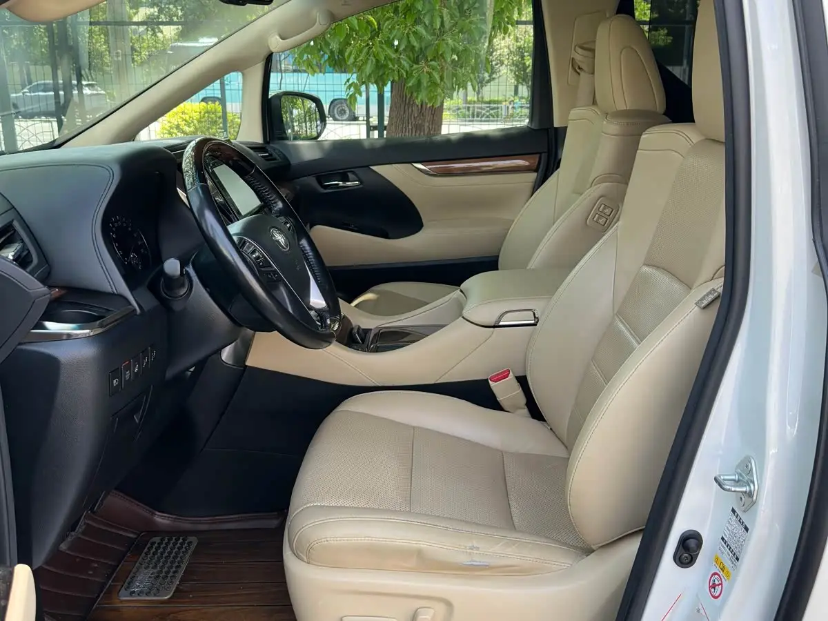 Toyota Alphard 2017 — Фото 10/20